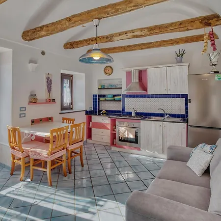 Holiday home Il Giardino Di Rosa
